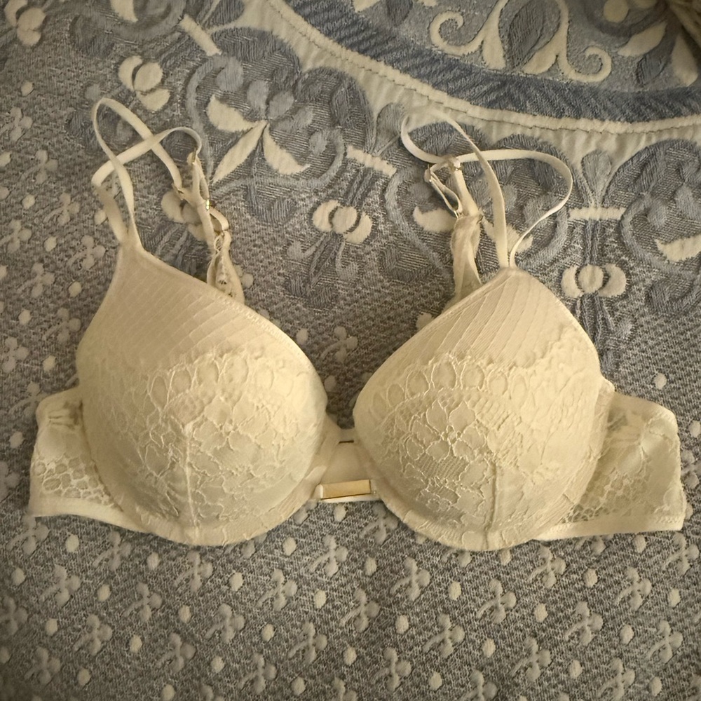 aerie Cream Lace Push-Up Bra with Floral Detail